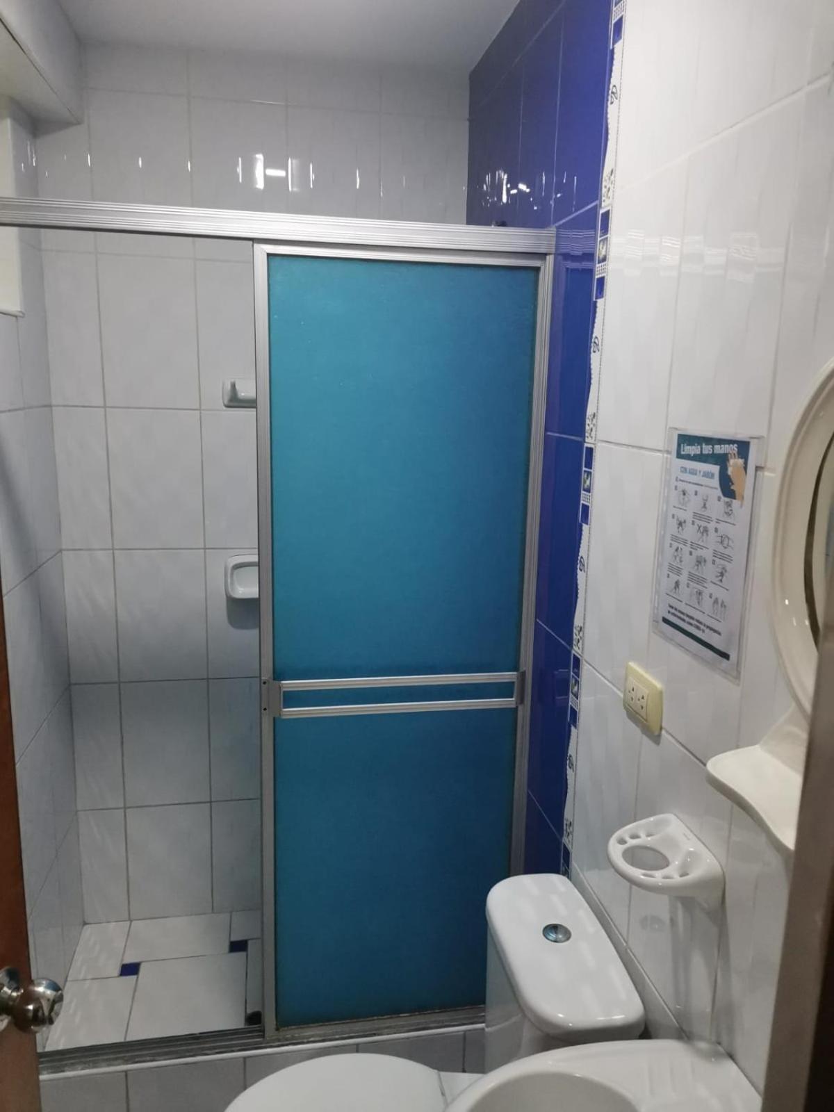 אילו Hostal Puerto Ingles מראה חיצוני תמונה