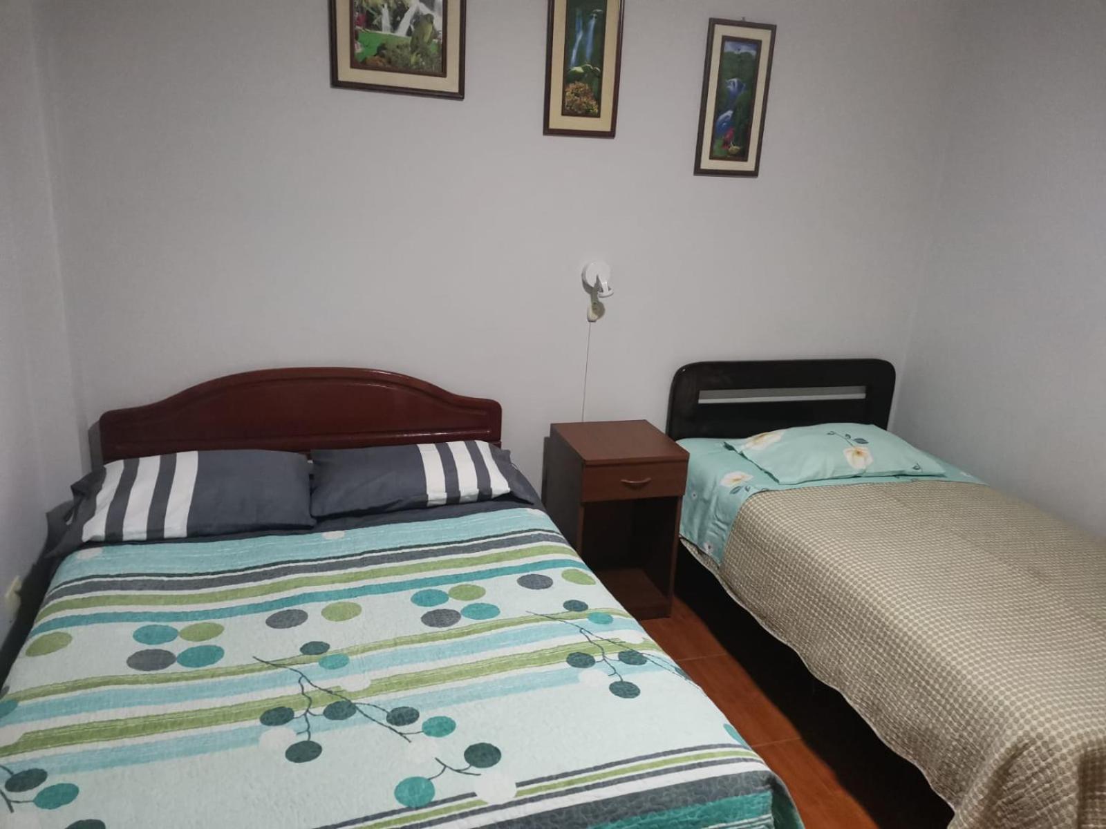 אילו Hostal Puerto Ingles מראה חיצוני תמונה