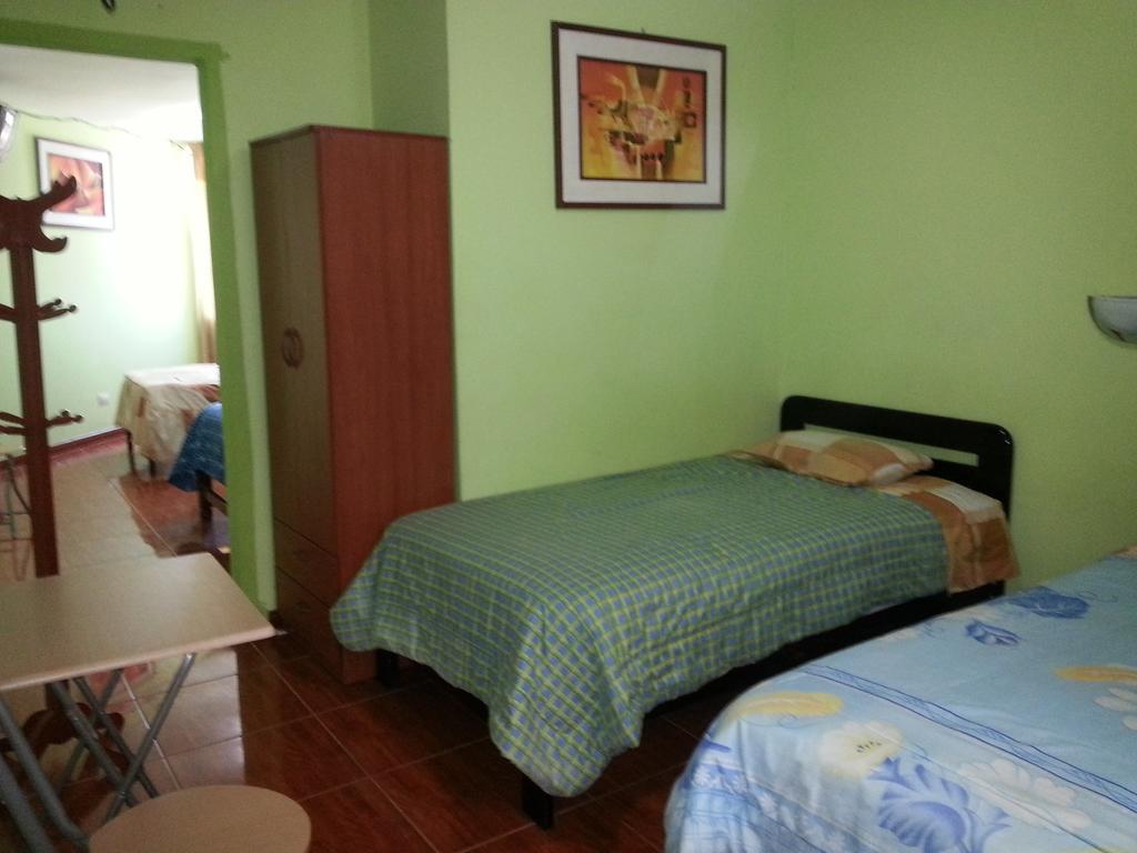 אילו Hostal Puerto Ingles חדר תמונה